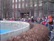 Schnutes Geburtstag, Besucher am Berliner Bärenzwinger