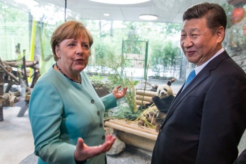 Staatspräsident Xi Jinping Bundeskanzlerin Merkel begrüssen Jia Qing © Zoo Berlin