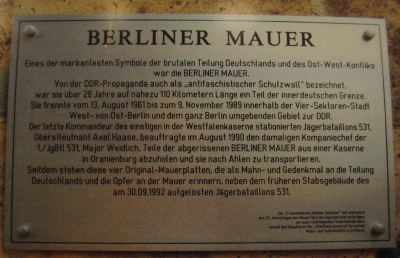 Berliner Mauer Hinweistafel © Thomas Kras