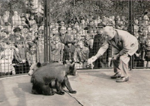 Benvater Porath im Berliner Tierpark kurz vor der Bentaufe Foto  Privat