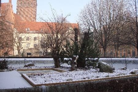Berliner Bärenzwinger im Schnee © Berliner Bärenfreunde e.V.