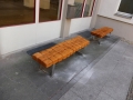Bildhauerworkshop an der Hermann-Boddin-Grundschule. Hier haben Christoph Gramberg und  Schüler Bankplatten für einen kleinen Platz vor der Volkshochschule in der Boddinstraße gefertigt