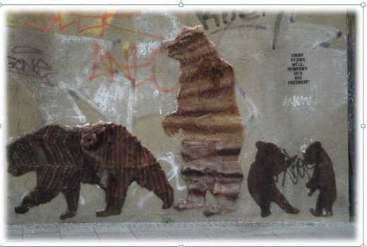 Street Art Ben aus Pelz an dem Brkenpfeiler am Bahnhof Jannowitzbrke Foto  Christa Junge